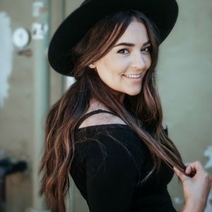 Meet your Posher, Stephanie